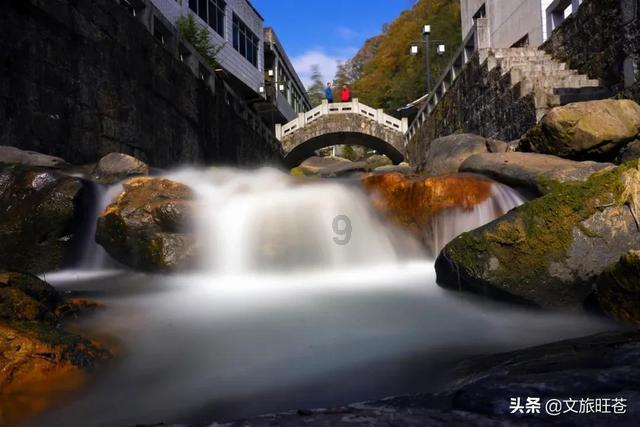 菏泽市军休中心开展“迎新春 写春联 送祝福”军地书画联谊活动